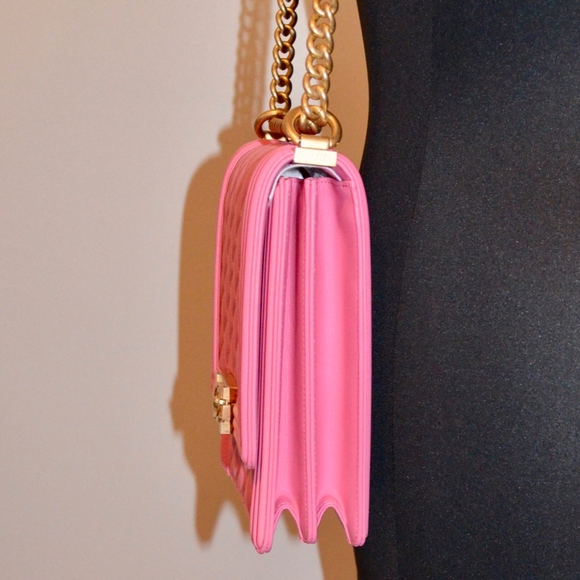 NWT CHANEL BOY FLAP BAG LEATHER CHAIN HANDBAG - Picture 4 of 8